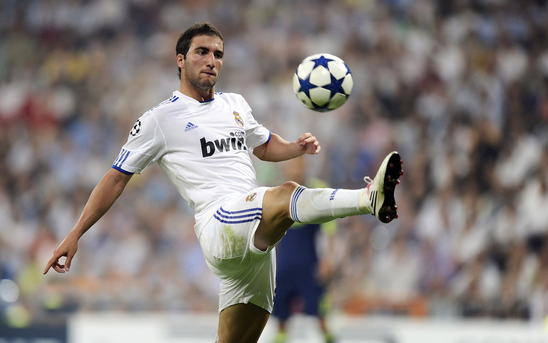 开云官网-街道赛之夜，莫德里奇如何成为F1的胜负手